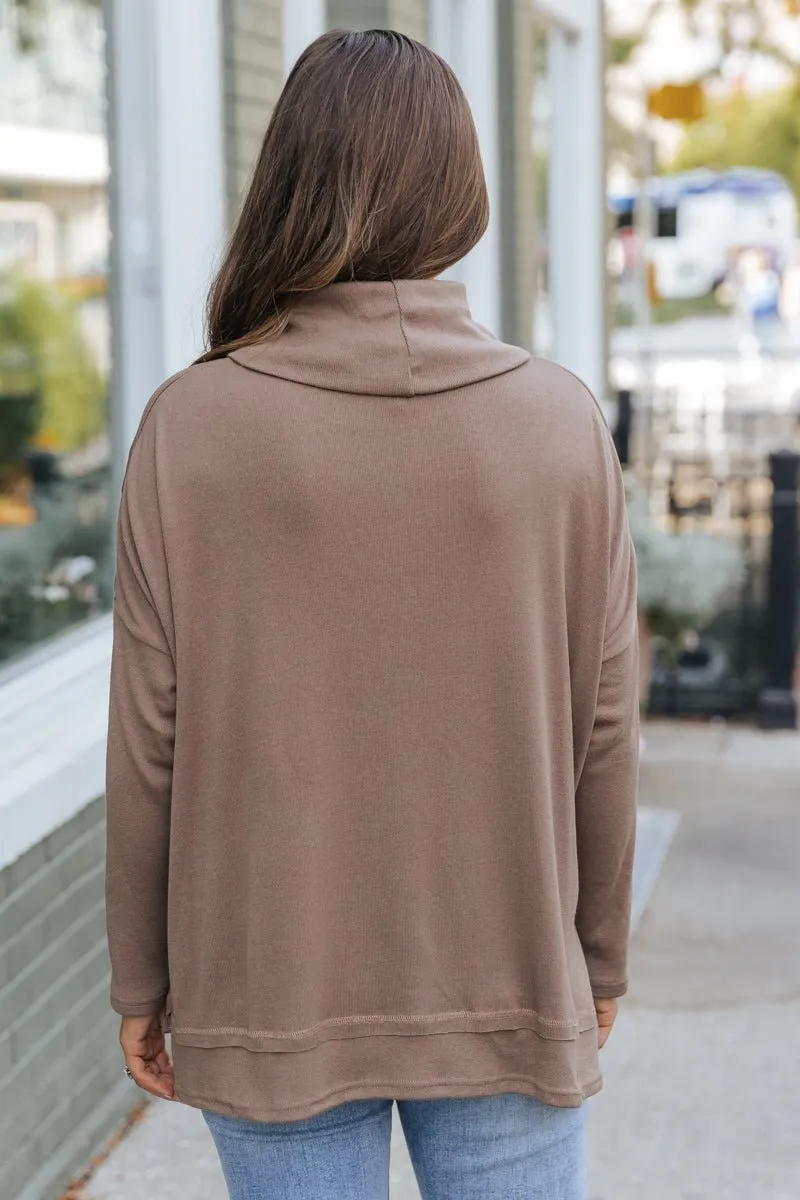 Essential Basic Turtleneck Sweater - Mocha