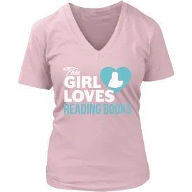 This girl loves reading books V-neck