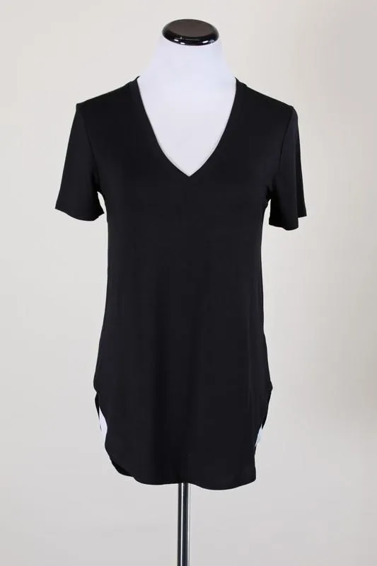 V-NECK TEE (BLACK)